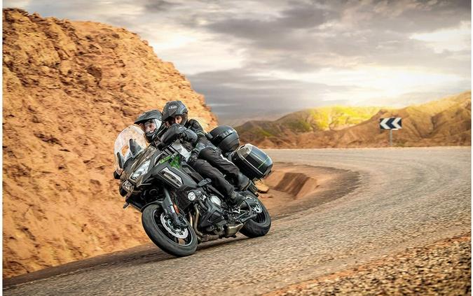 2022 Kawasaki Versys® 1000 SE LT+