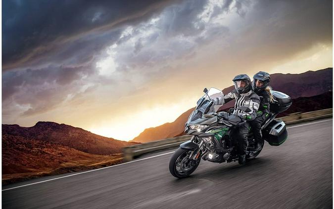 2022 Kawasaki Versys® 1000 SE LT+