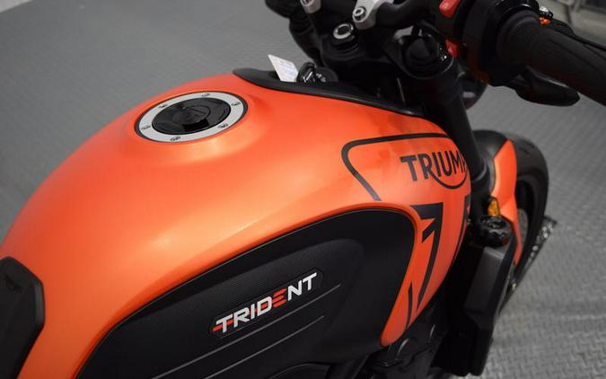 2023 Triumph Trident 660 Matte Baja Orange / Matte Storm Grey