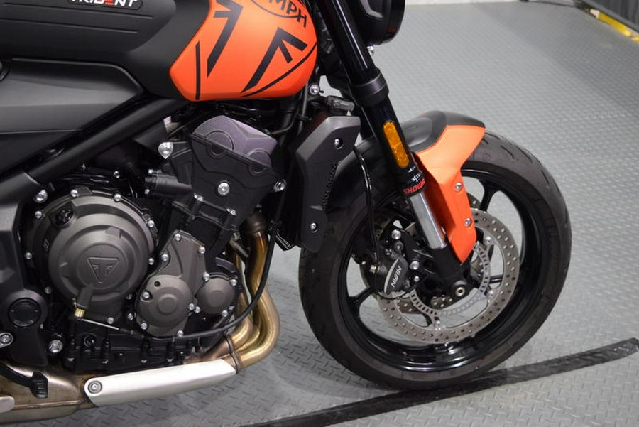 2023 Triumph Trident 660 Matte Baja Orange / Matte Storm Grey