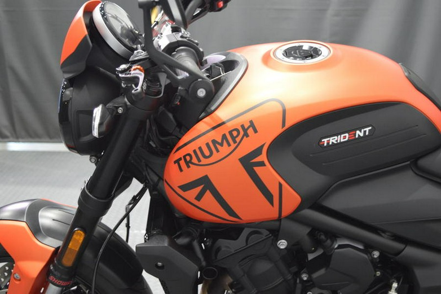 2023 Triumph Trident 660 Matte Baja Orange / Matte Storm Grey