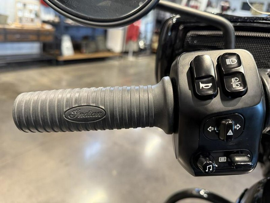 2021 Indian Motorcycle® Chieftain® Elite Thunder Black Vivid Crystal / Carbon Crystal