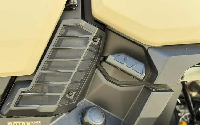 2026 Can-Am Defender Limited HD11