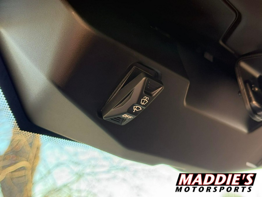 2026 Can-Am Defender Limited HD11