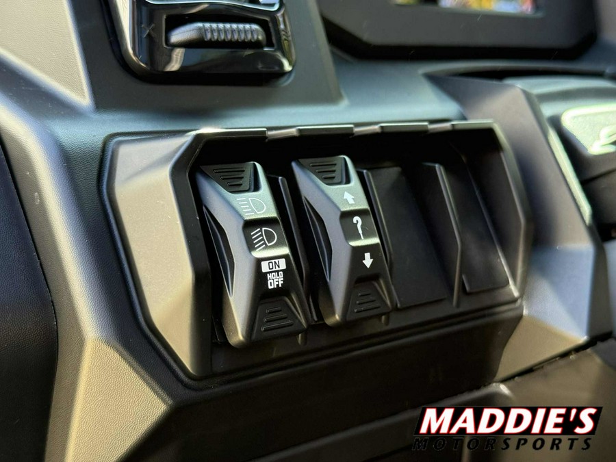 2026 Can-Am Defender Limited HD11