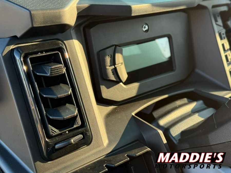 2026 Can-Am Defender Limited HD11