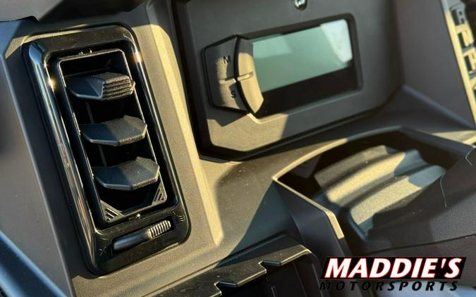 2026 Can-Am Defender Limited HD11