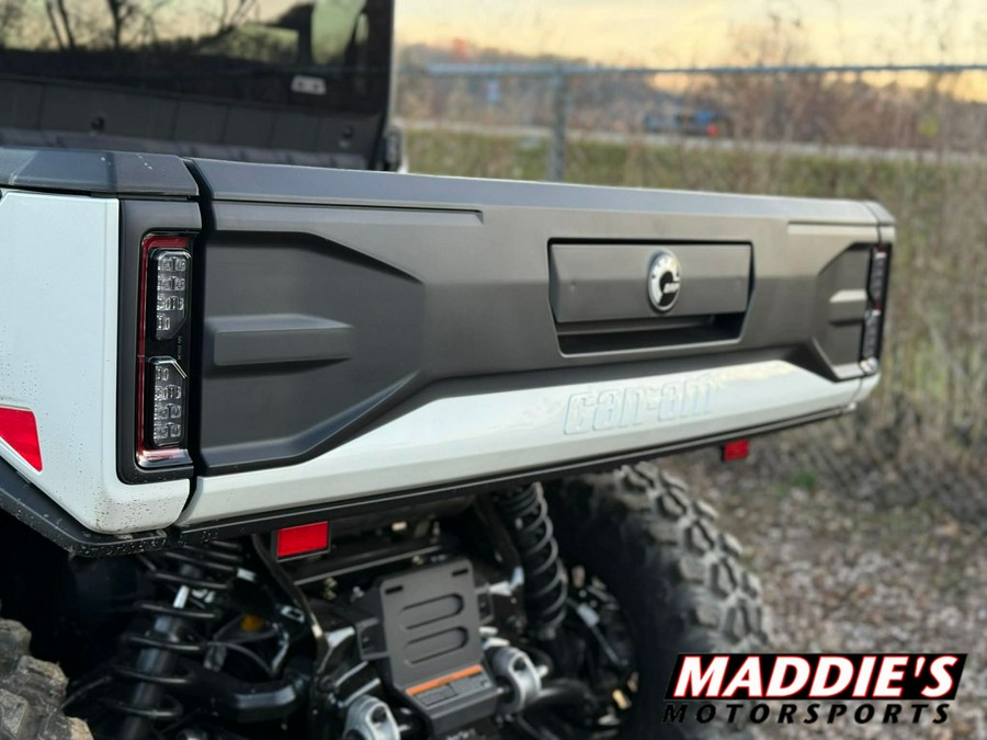 2026 Can-Am Defender Limited HD11