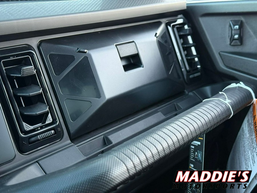 2026 Can-Am Defender Limited HD11