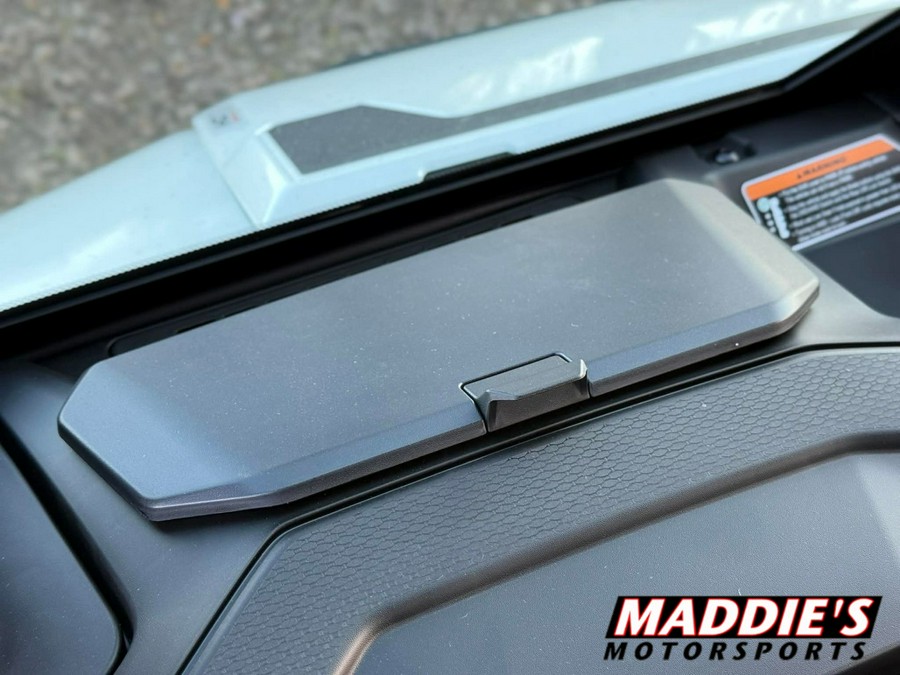 2026 Can-Am Defender Limited HD11