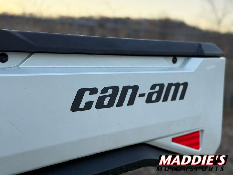 2026 Can-Am Defender Limited HD11