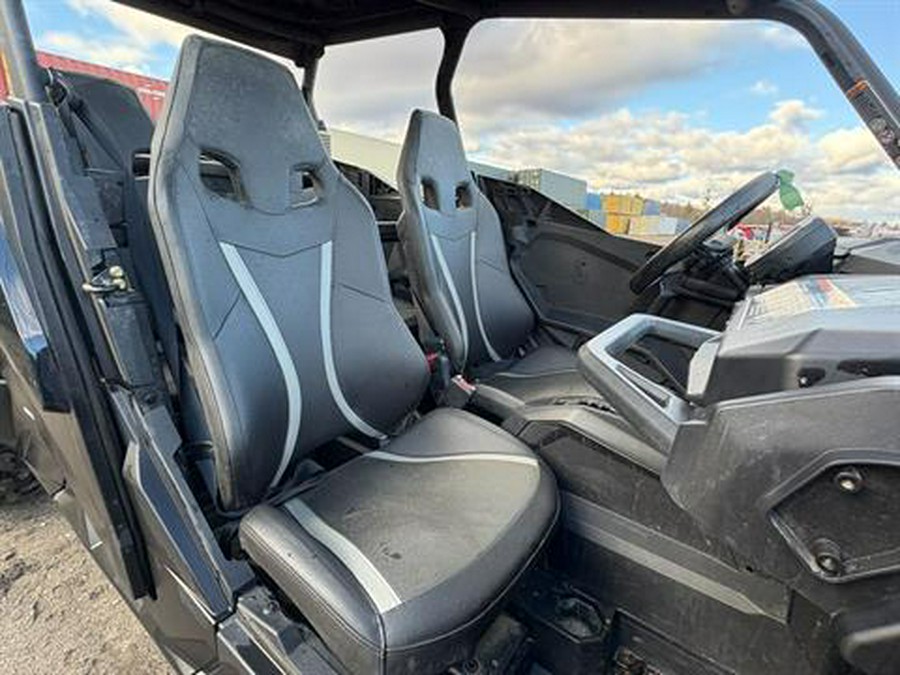 2025 Can-Am Commander MAX XT 700