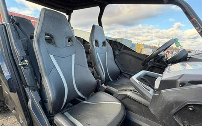 2025 Can-Am Commander MAX XT 700