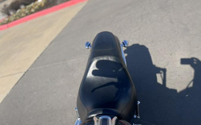 2001 Harley-Davidson® FXSTDI Softail Deuce, LUXURY BLUE