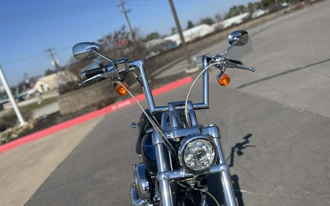 2001 Harley-Davidson® FXSTDI Softail Deuce, LUXURY BLUE