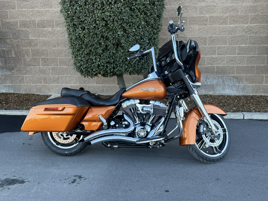 FLHX 2014 Street Glide®