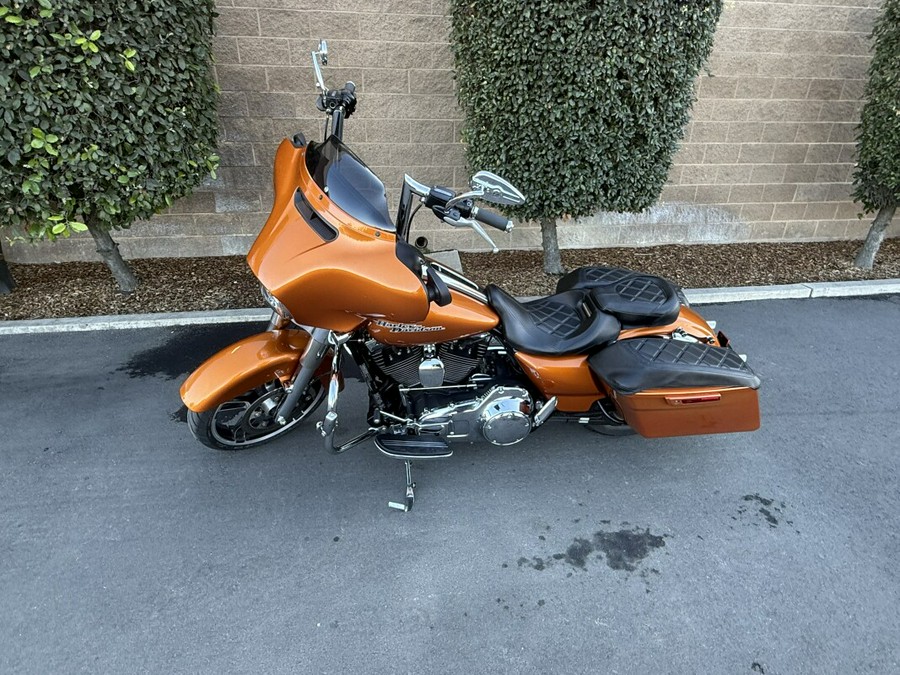 FLHX 2014 Street Glide®