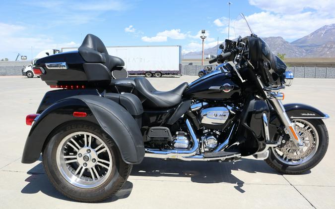 2023 Harley-Davidson Tri Glide Ultra Vivid Black