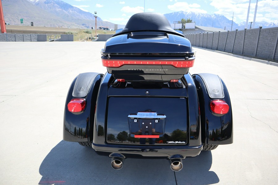 2023 Harley-Davidson Tri Glide Ultra FLHTCUTG