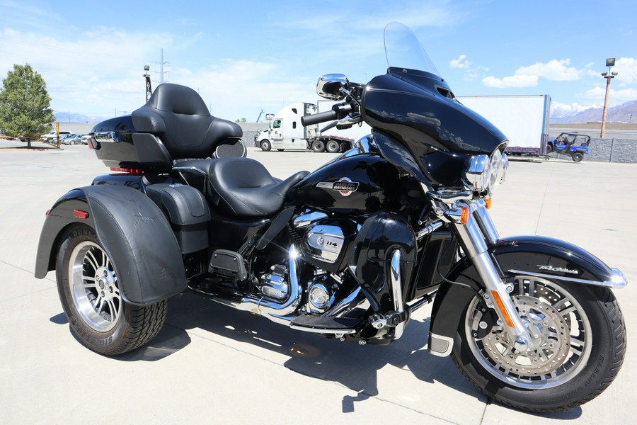 2023 Harley-Davidson Tri Glide Ultra FLHTCUTG
