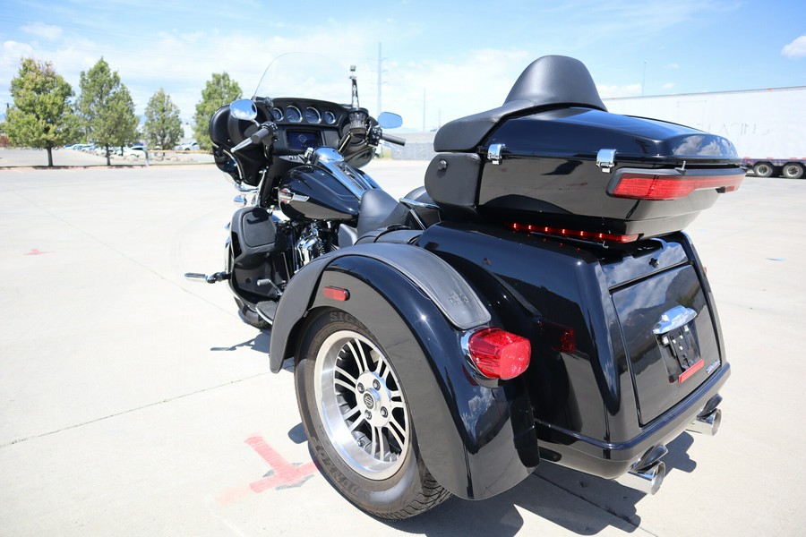 2023 Harley-Davidson Tri Glide Ultra FLHTCUTG
