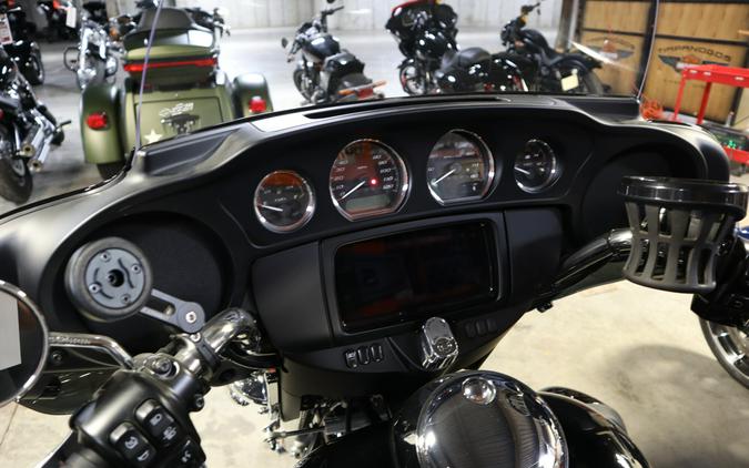 2023 Harley-Davidson Tri Glide Ultra FLHTCUTG