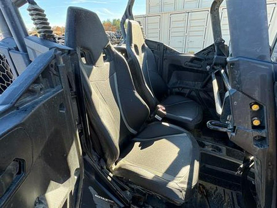 2025 Can-Am Commander MAX XT 700