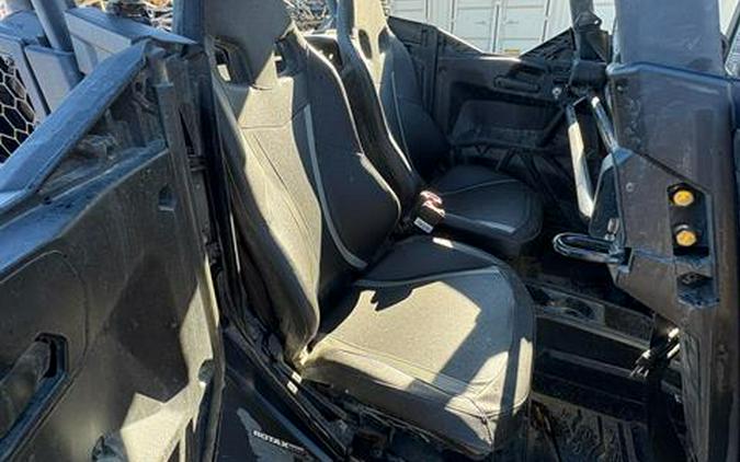 2025 Can-Am Commander MAX XT 700