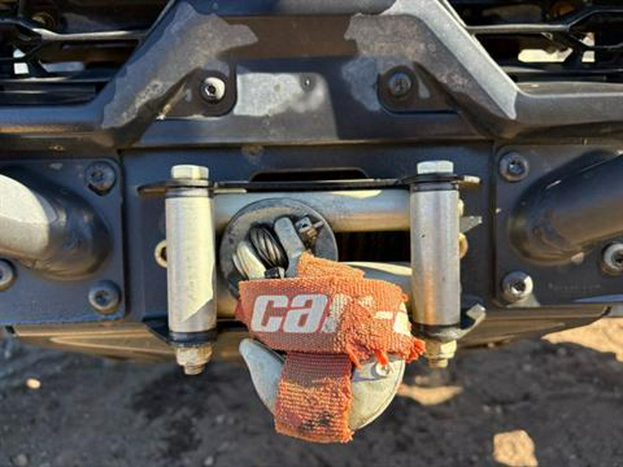 2025 Can-Am Commander MAX XT 700