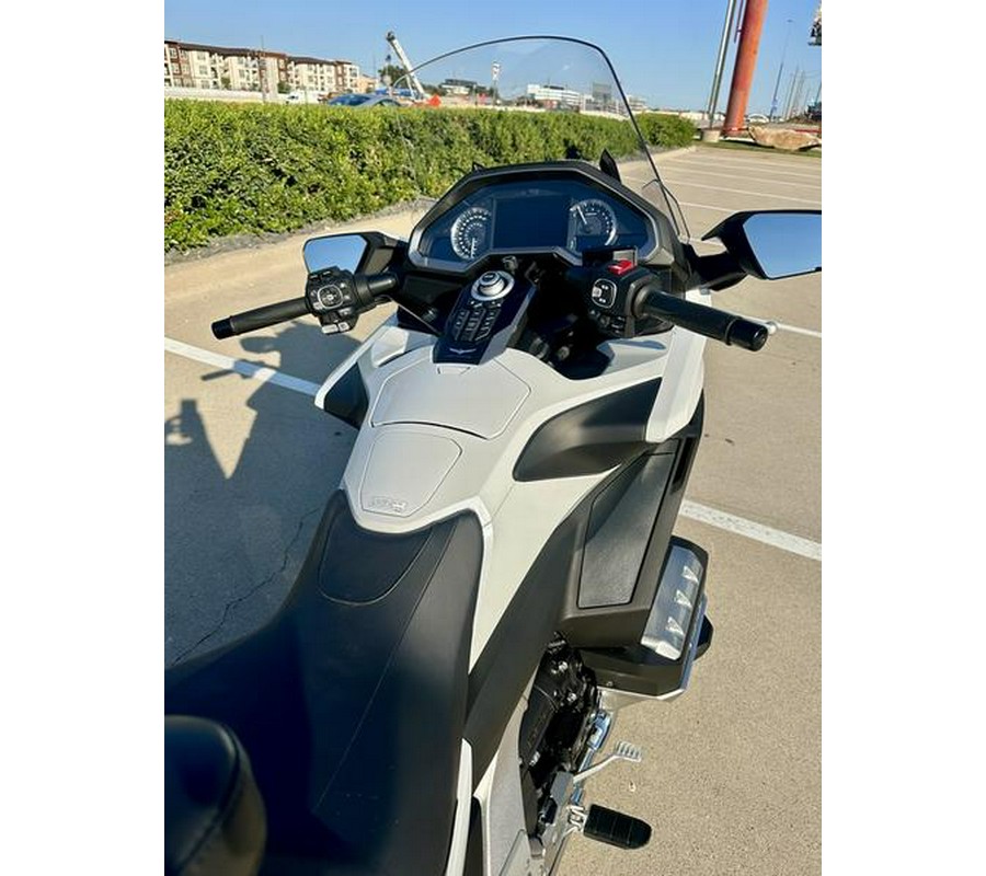 2018 Honda® Gold Wing Tour Automatic DCT Pearl White