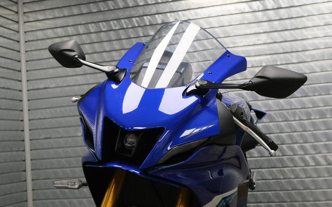 2025 YAMAHA YZFR7