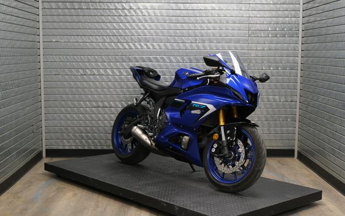 2025 YAMAHA YZFR7