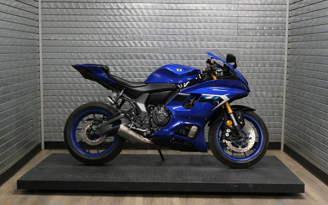 2025 YAMAHA YZFR7