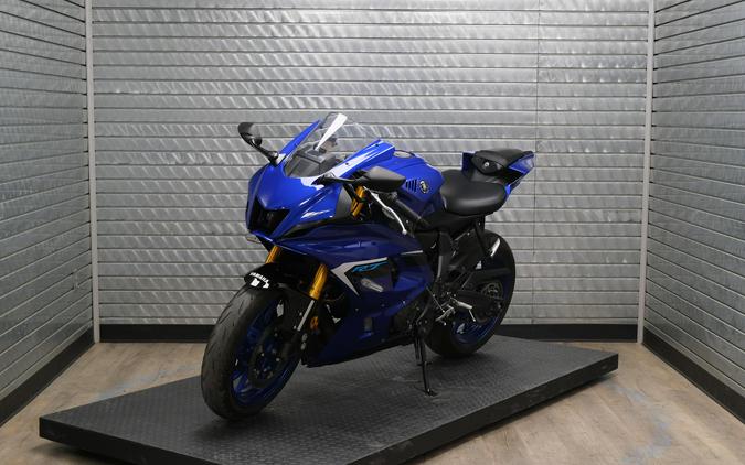 2025 YAMAHA YZFR7