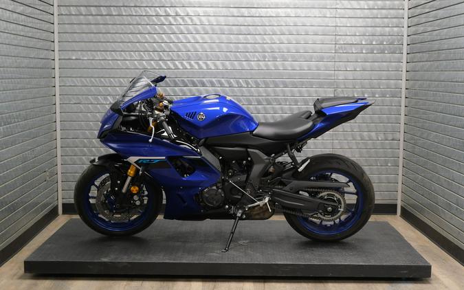 2025 YAMAHA YZFR7