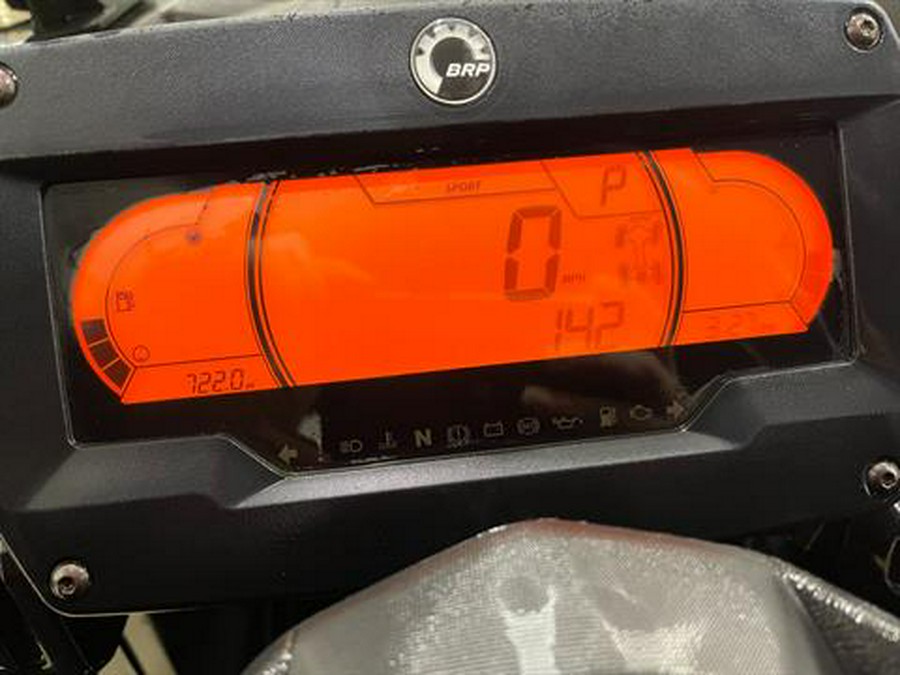 2023 Can-Am Commander X MR