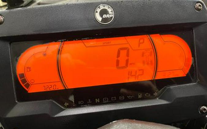 2023 Can-Am Commander X MR