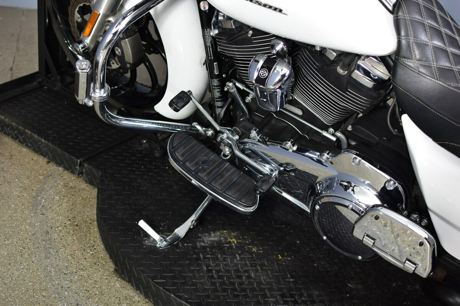 2017 Harley-Davidson Street Glide Special