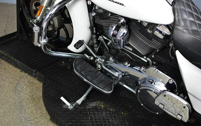 2017 Harley-Davidson Street Glide Special