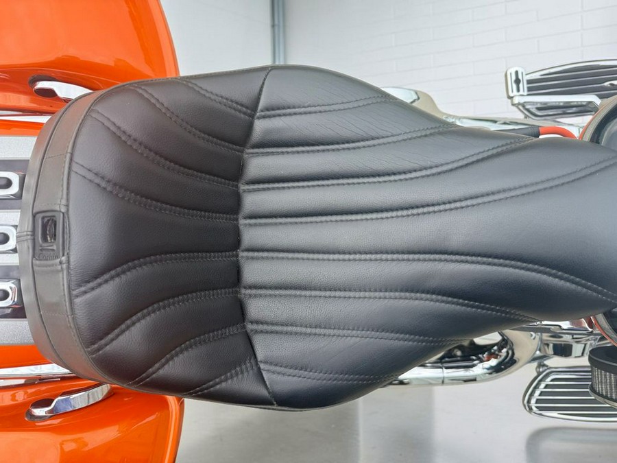 2010 Harley-Davidson FLSTSE CVO Convertible
