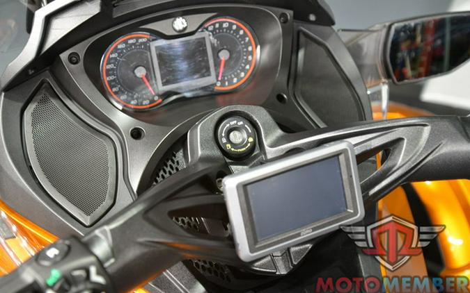 2014 Can-Am Spyder ST Limited SE5