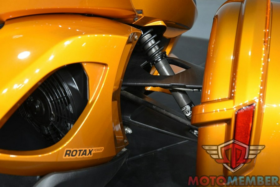 2014 Can-Am Spyder ST Limited SE5