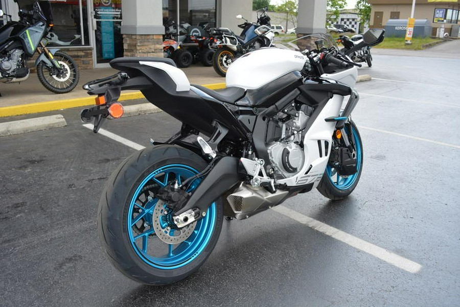 2025 CFMOTO 675SS