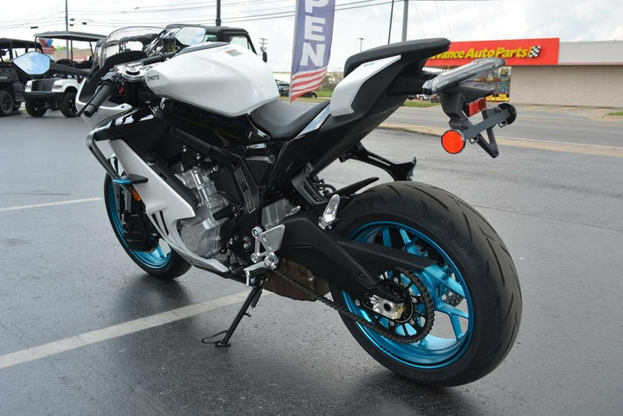 2025 CFMOTO 675SS