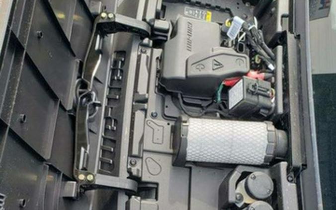 2026 Can-Am Defender XT CAB HD11