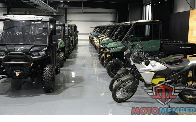 2026 Can-Am Defender MAX Limited HD11 Desert Tan & Carbon Black