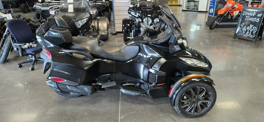 2016 Can-Am® Spyder® RT 6-Speed Semi-Automatic (SE6)
