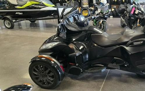 2016 Can-Am® Spyder® RT 6-Speed Semi-Automatic (SE6)