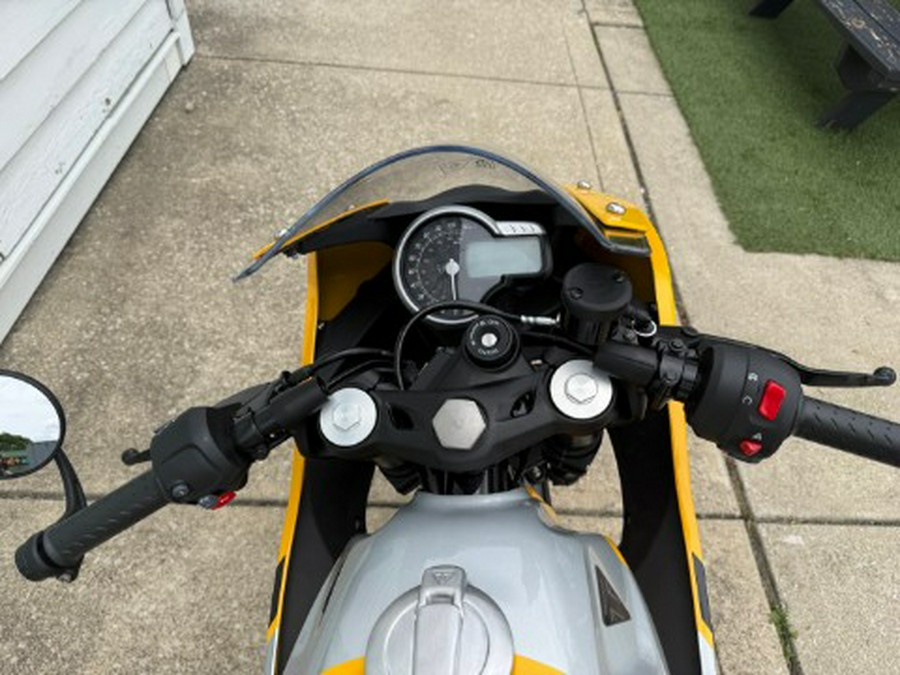 2026 Triumph Thruxton 400