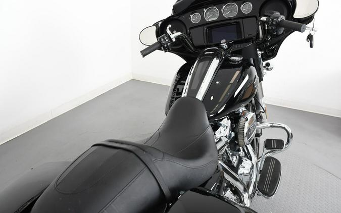 FLHXS 2022 Street Glide® Special
